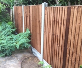 Slotted posts with closeboard panels Thumbnail
